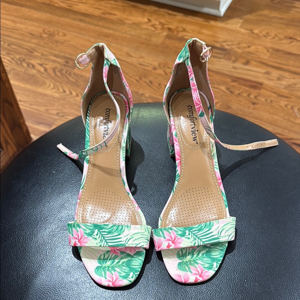 Comfortview Green and Pink Heels with Floral Design